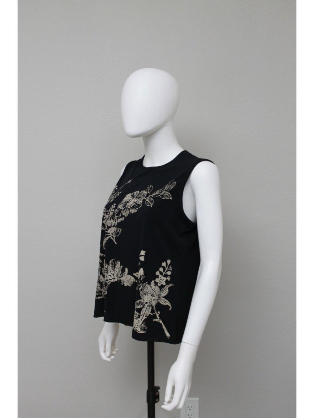 VAN HEUSEN Women Tops Blouses Black Print Size M - Picture 3 of 12